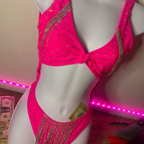 🌺Rhinestoned Hot Pink Bodysuit🌺 - Picture 1 of 5